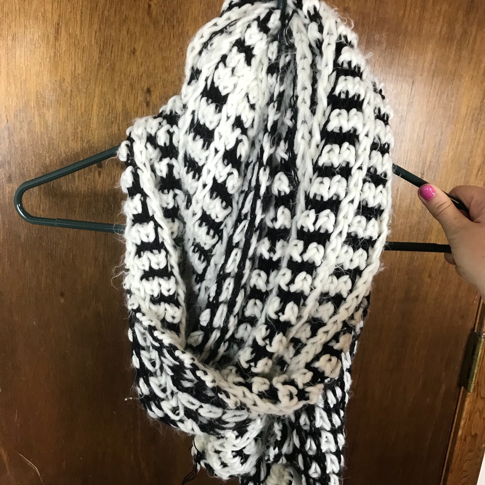 Black and White infinity scarf